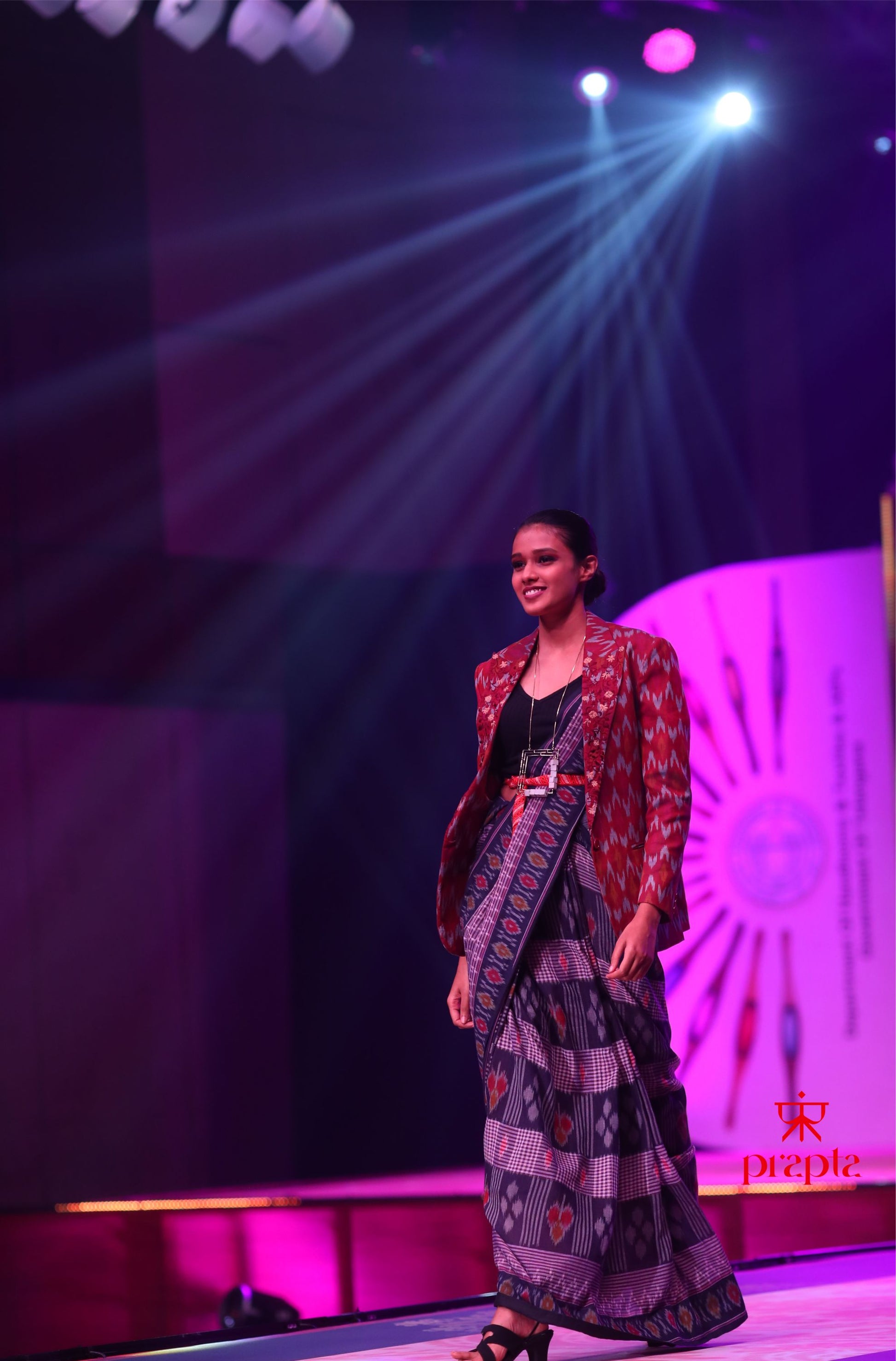 BROWN IKAT BLAZER